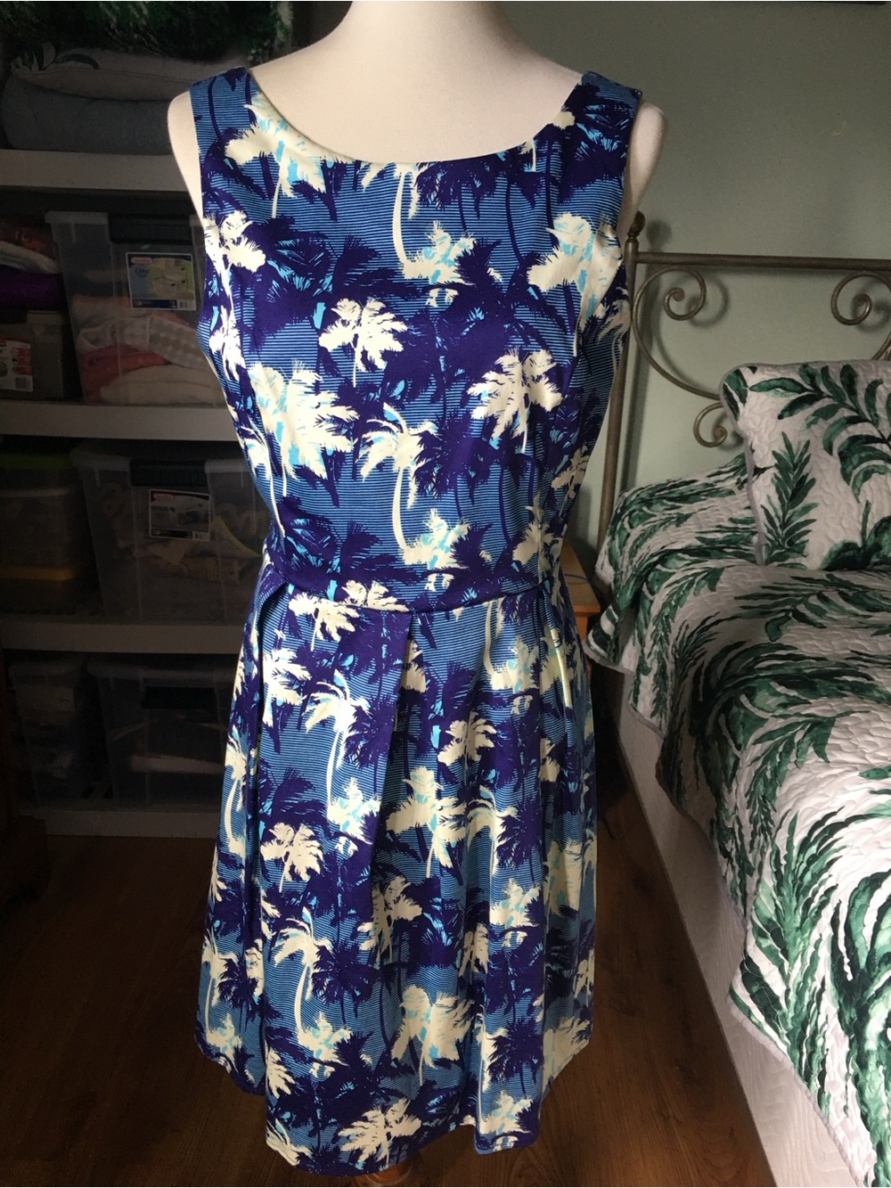IXIA Sleeveless Blue Palm-Print Mini Dress